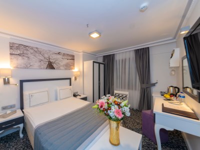 bedroom - hotel skalion - istanbul, turkey