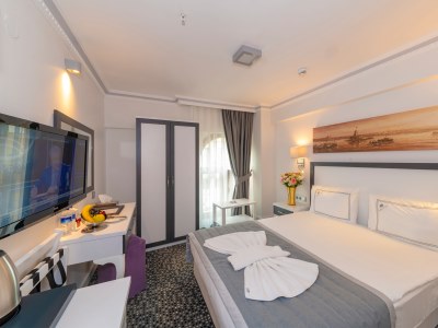 bedroom 2 - hotel skalion - istanbul, turkey