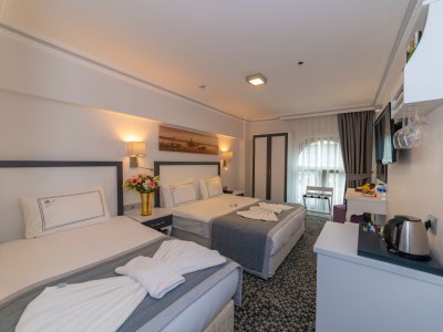bedroom 5 - hotel skalion - istanbul, turkey