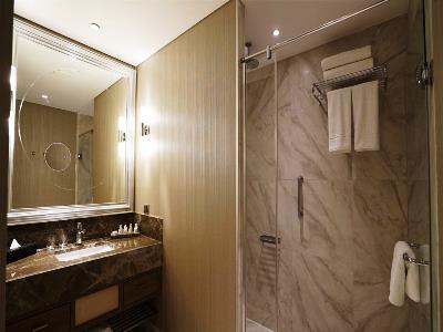 bathroom - hotel tryp by wyndham istanbul basin ekspres - istanbul, turkey