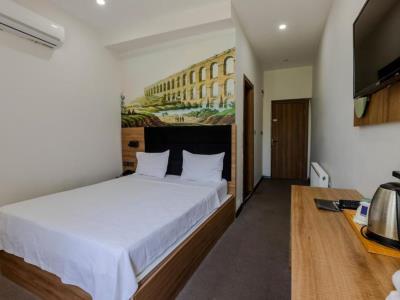 bedroom 3 - hotel acar airport hotel - istanbul, turkey