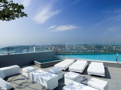 outdoor pool - hotel marmara pera - istanbul, turkey