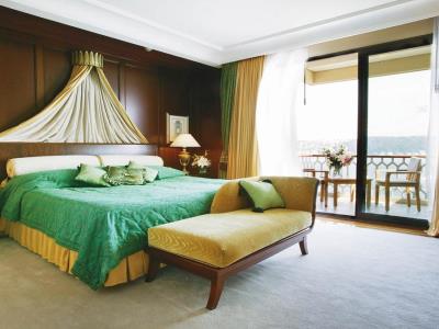 bedroom 1 - hotel ciragan palace kempinski - istanbul, turkey
