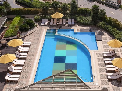 outdoor pool - hotel novotel istanbul zeytinburnu - istanbul, turkey