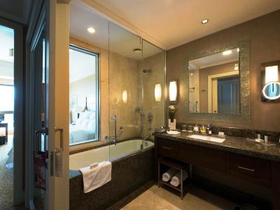bathroom 1 - hotel istanbul marriott hotel asia - istanbul, turkey