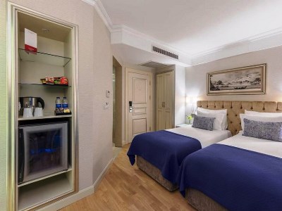 bedroom 1 - hotel cvk taksim - istanbul, turkey
