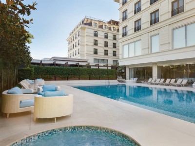 outdoor pool - hotel wyndham grand istanbul kalamis marina - istanbul, turkey