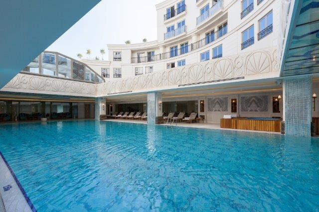 outdoor pool - hotel cvk park bosphorus - istanbul, turkey