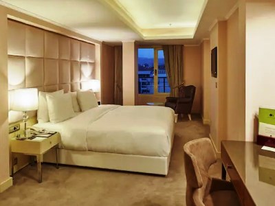 bedroom 1 - hotel doubletree by hilton izmir-alsancak - izmir, turkey