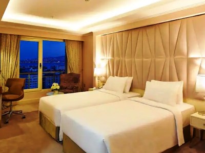 bedroom 2 - hotel doubletree by hilton izmir-alsancak - izmir, turkey