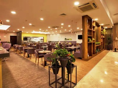 restaurant - hotel hilton garden inn kocaeli sekerpinar - sekerpinar, turkey