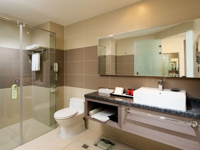 bathroom - hotel forte hotel changhua - changhua city, taiwan