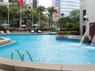 outdoor pool - hotel evergreen laurel - taichung, taiwan