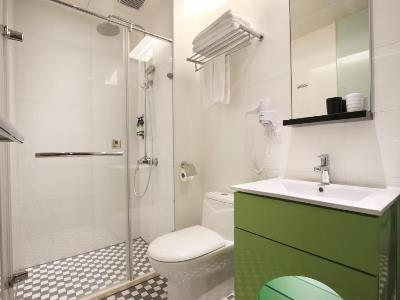 bathroom - hotel cityinn plus taichung station branch - taichung, taiwan