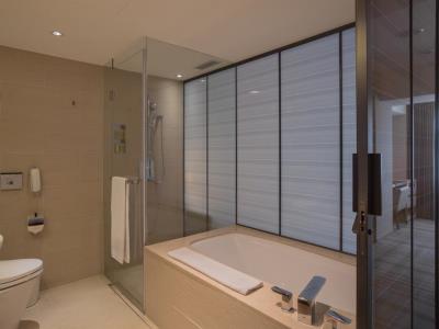 bathroom - hotel cozzi minsheng - taipei, taiwan