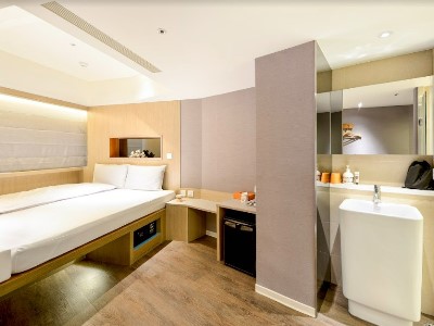 bedroom 6 - hotel orange hotel ximen - taipei, taiwan
