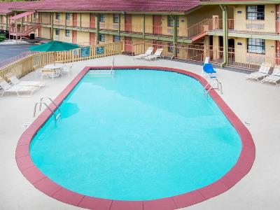 outdoor pool - hotel days inn little rock/medical center - little rock, united states of america