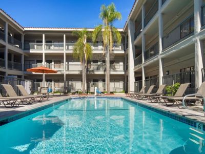outdoor pool - hotel la quinta inn and suites orange county - santa ana, united states of america