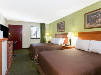 bedroom - hotel howard johnson by wyndham tallahassee - tallahassee, united states of america