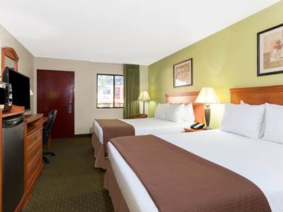bedroom 1 - hotel howard johnson by wyndham tallahassee - tallahassee, united states of america
