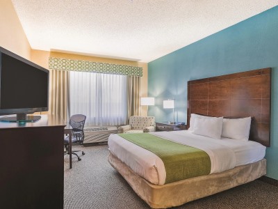 bedroom 1 - hotel la quinta inn and suites boise airport - boise, united states of america