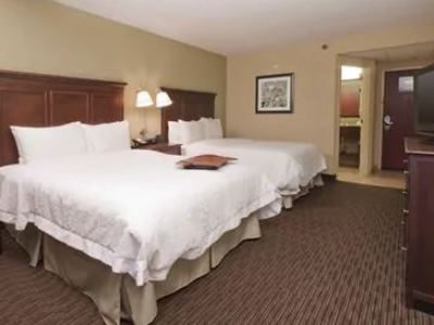 bedroom 1 - hotel hampton inn indianapolis ne castleton - indianapolis, united states of america