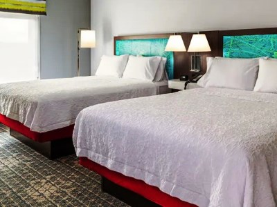 bedroom 1 - hotel hampton inn indianapolis canal iupui - indianapolis, united states of america