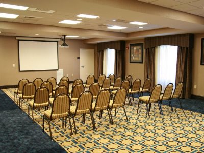 conference room - hotel hampton inn topeka - topeka, united states of america