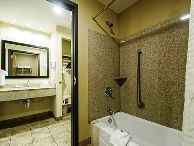 bathroom - hotel days inn by wyndham baton rouge/i-10 - baton rouge, united states of america