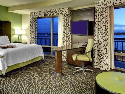 bedroom - hotel hampton inn and suites downtown - baton rouge, united states of america