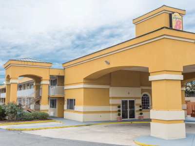 exterior view - hotel super 8 by wyndham baton rouge/i-10 - baton rouge, united states of america