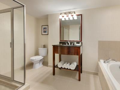 bathroom - hotel doubletree annapolis - annapolis, united states of america