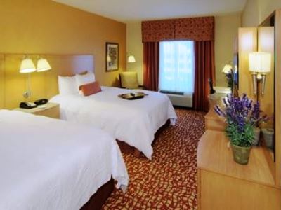 bedroom - hotel hampton inn rdu airport brier creek - raleigh, united states of america