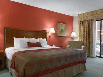 bedroom - hotel ramada by wyndham raleigh - raleigh, united states of america