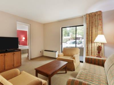 suite 2 - hotel ramada by wyndham raleigh - raleigh, united states of america