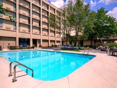 outdoor pool - hotel doubletree by hilton raleigh midtown - raleigh, united states of america