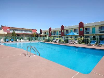 outdoor pool - hotel days inn by wyndham santa fe new mexico - santa fe, united states of america