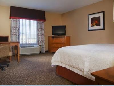 bedroom 1 - hotel hampton inn columbus easton area - columbus, ohio, united states of america