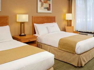 bedroom 1 - hotel doubletree hotel columbus worthington - columbus, ohio, united states of america