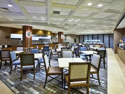 breakfast room - hotel embassy suites columbus airport - columbus, ohio, united states of america