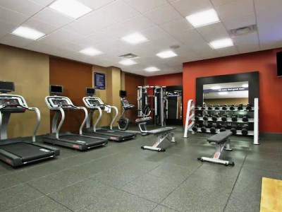 gym - hotel hampton inn and suites university area - columbus, ohio, united states of america
