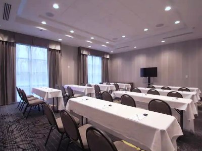 conference room - hotel hampton inn and suites university area - columbus, ohio, united states of america