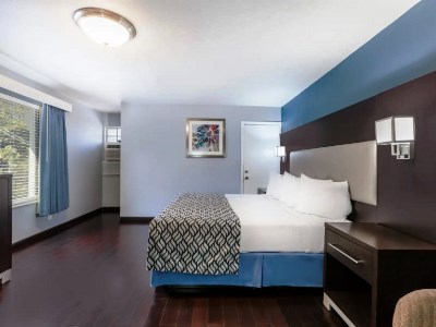 bedroom - hotel days inn austin/university/downtown - austin, texas, united states of america