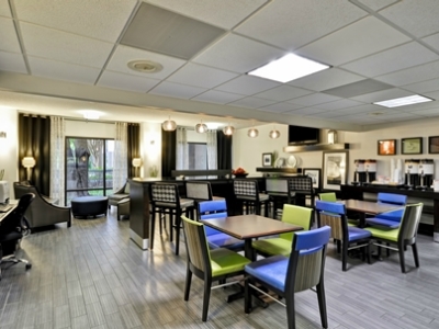 breakfast room - hotel hampton inn austin-north@i-35 and hwy183 - austin, texas, united states of america