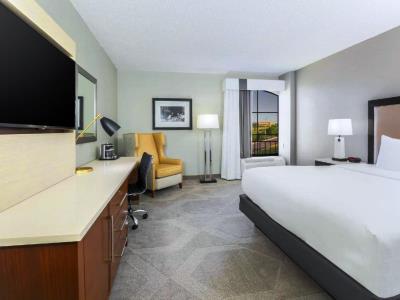 bedroom - hotel doubletree hotel austin university area - austin, texas, united states of america