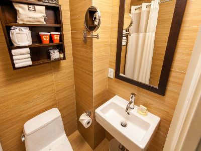 bathroom 1 - hotel empire - new york, united states of america