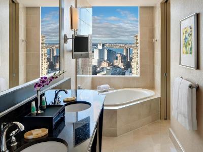 bathroom - hotel mandarin oriental new york - new york, united states of america