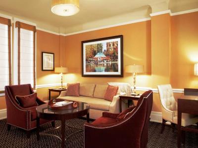 bedroom 5 - hotel algonquin - new york, united states of america