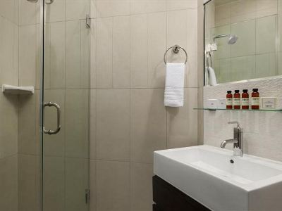bathroom - hotel belleclaire - new york, united states of america