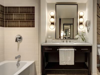 bathroom - hotel loews chicago - chicago, united states of america